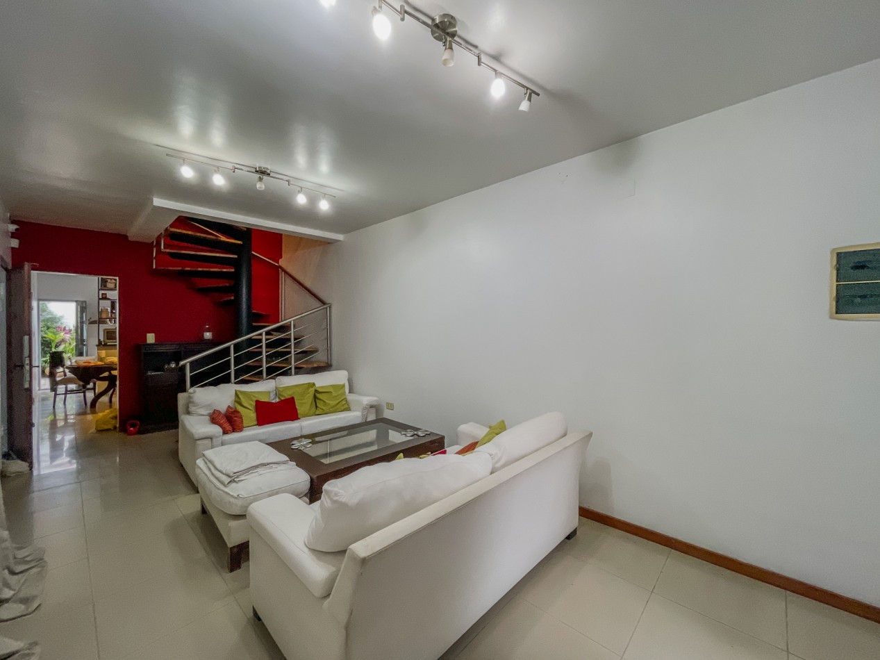 Comodidad, Espacio y Ubicacion: Tu Casa Ideal en El Macrocentro