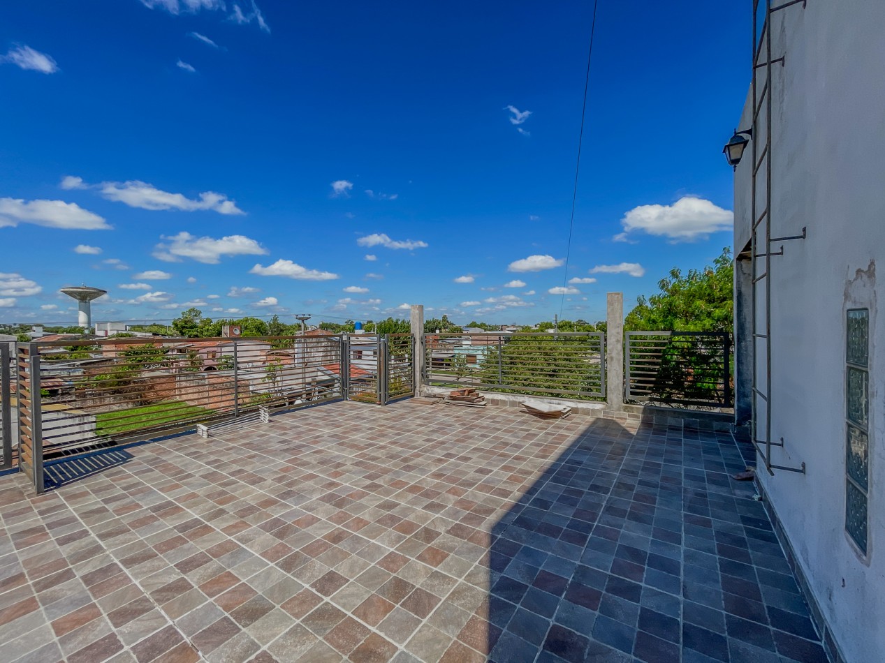 Duplex Funcional y Seguro en San Miguel - 3 Dorm., Terraza y Cochera
