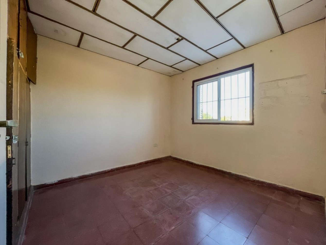 Casa Amplia con 4 Dorm. Patio y Salon Extra en Provincias Unidas