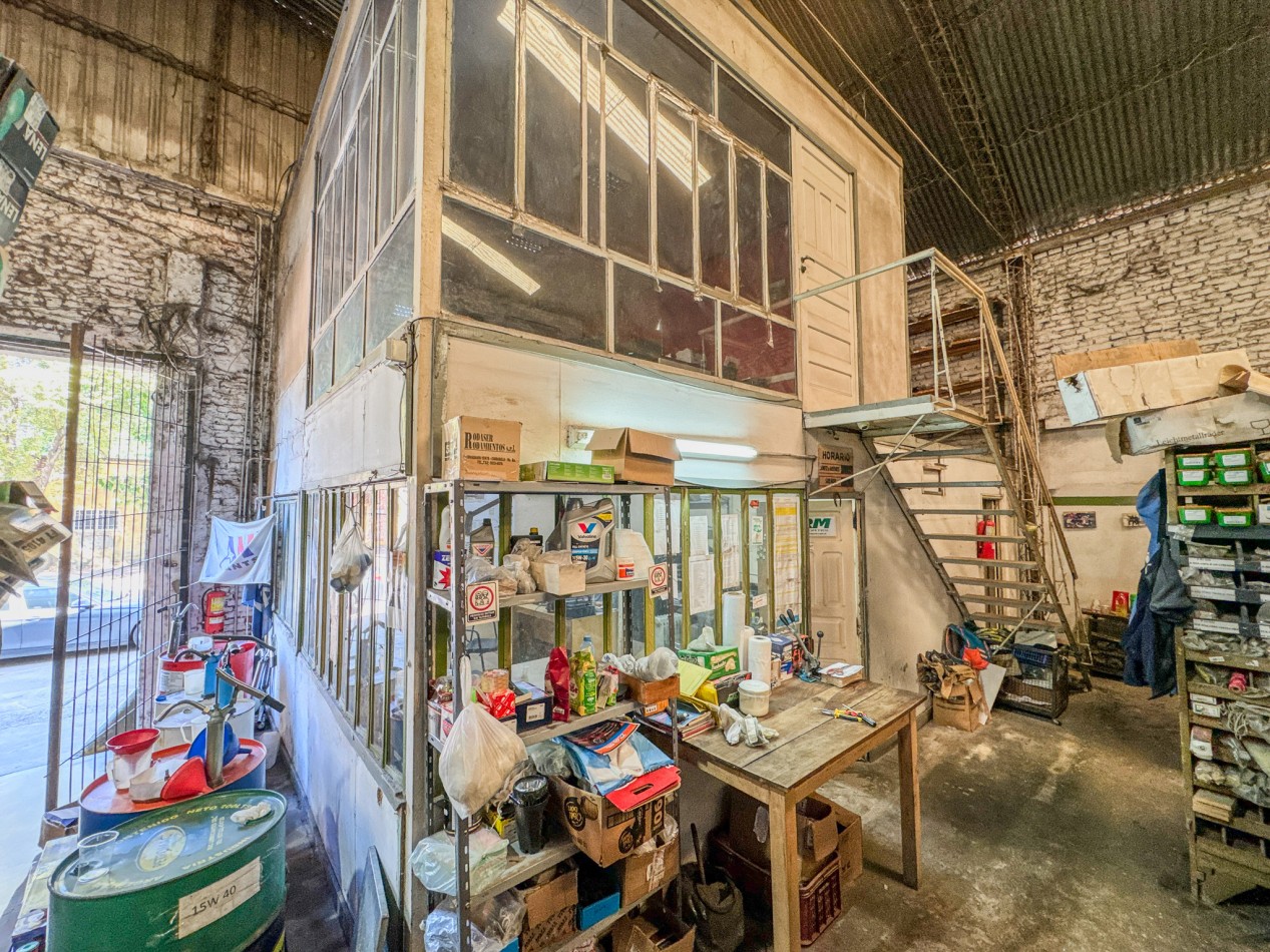 Galpon con Oficinas Centrico