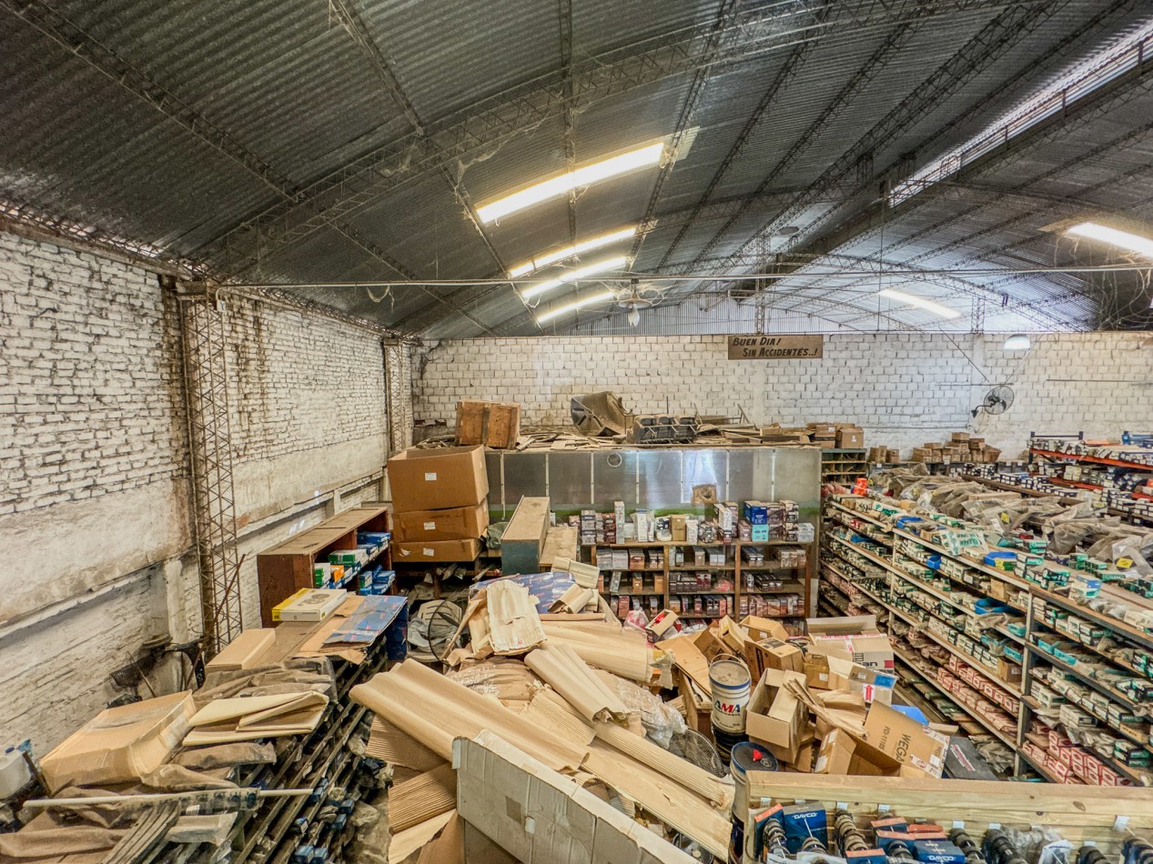 Galpon con Oficinas Centrico