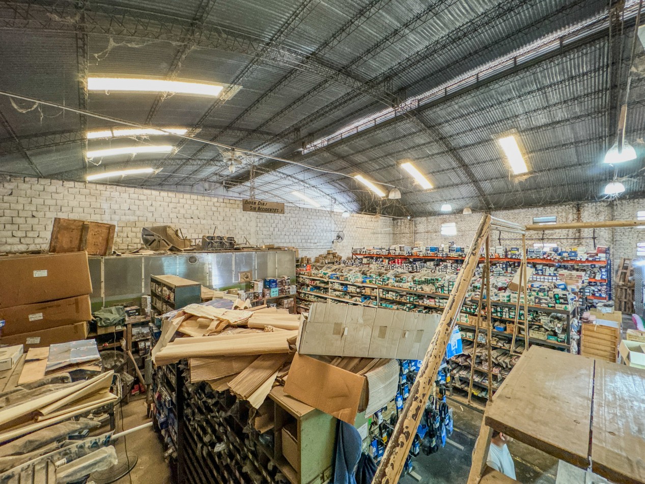 Galpon con Oficinas Centrico