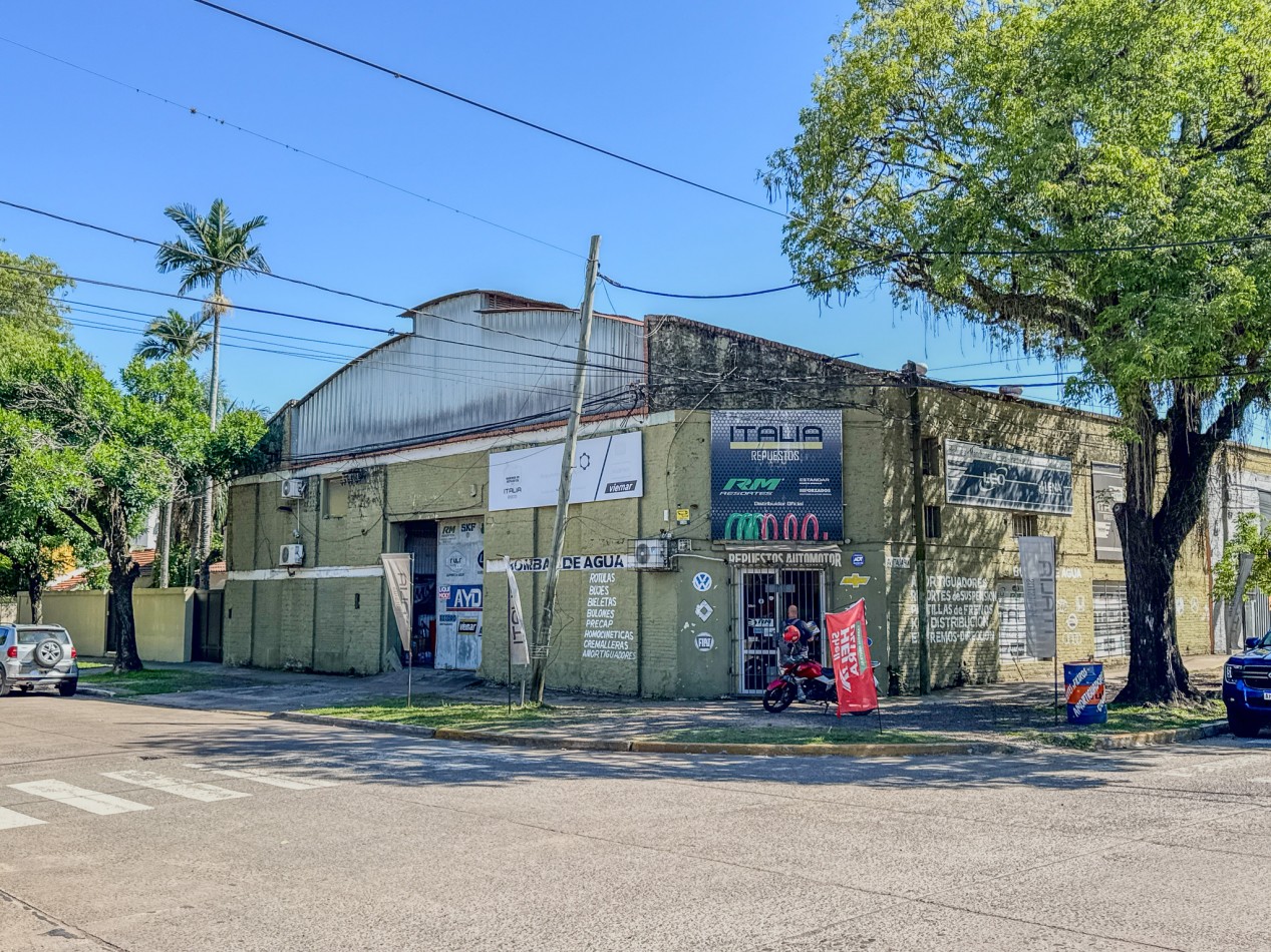 Galpon con Oficinas Centrico