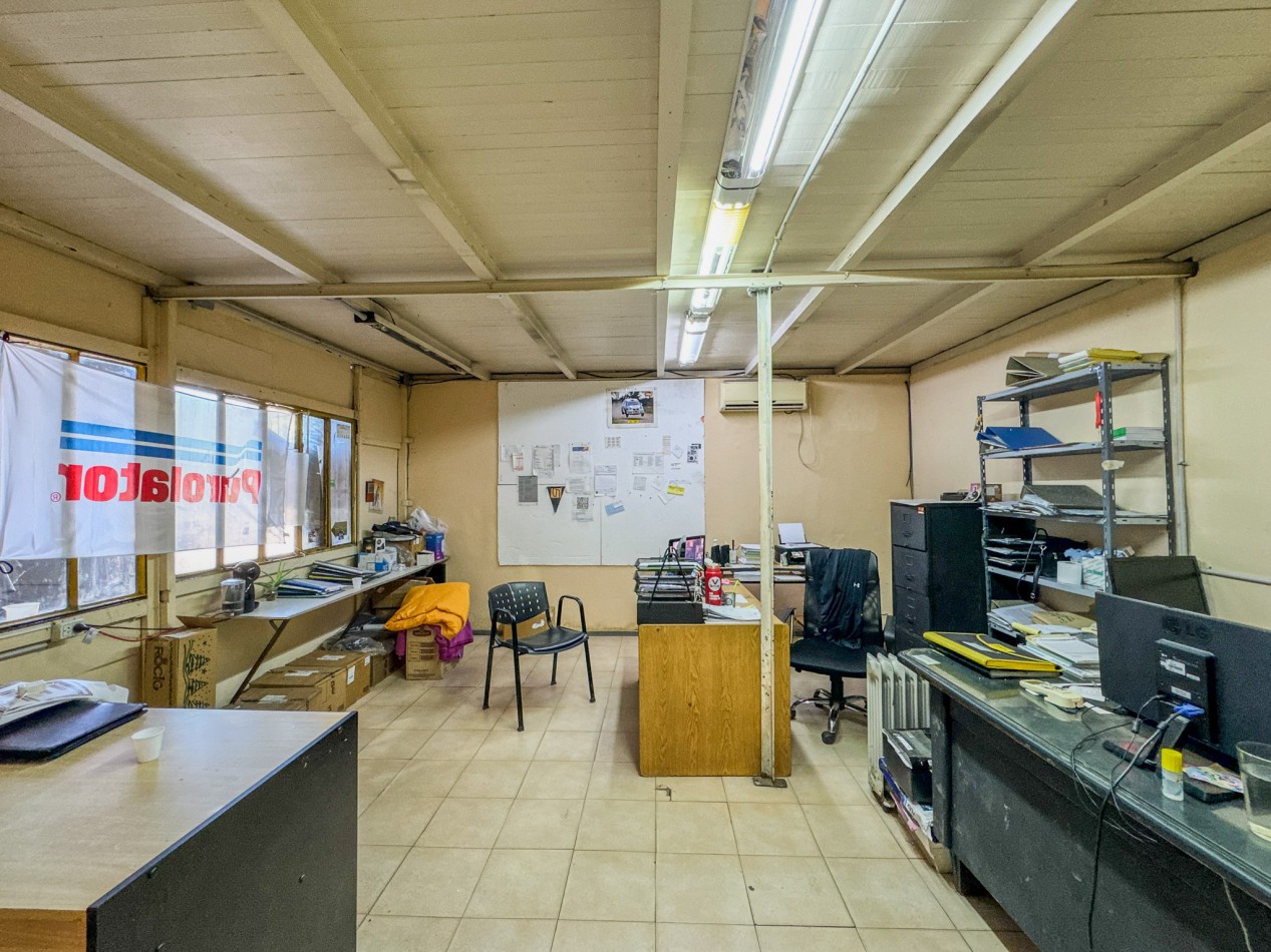 Galpon con Oficinas Centrico