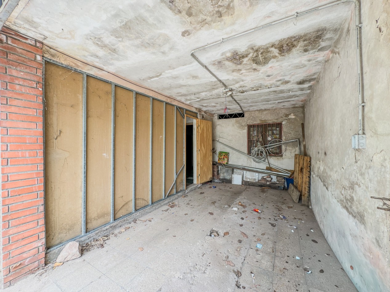 Casa a Remodelar Sobre Av Italia