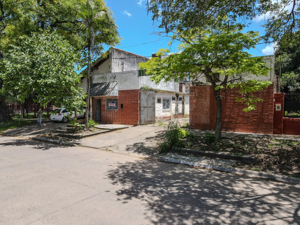 Terreno con Frente Amplio y Mejoras Ideales Para Desarrollo en Zona de Alta Demanda.