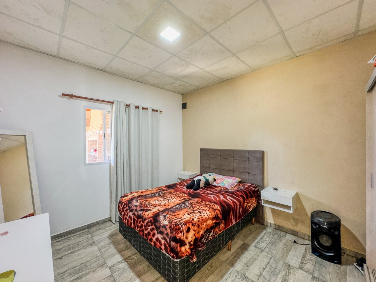 Casa amplia con 4 dormitorios y quincho en terreno de 10×40 — Ideal familia numerosa