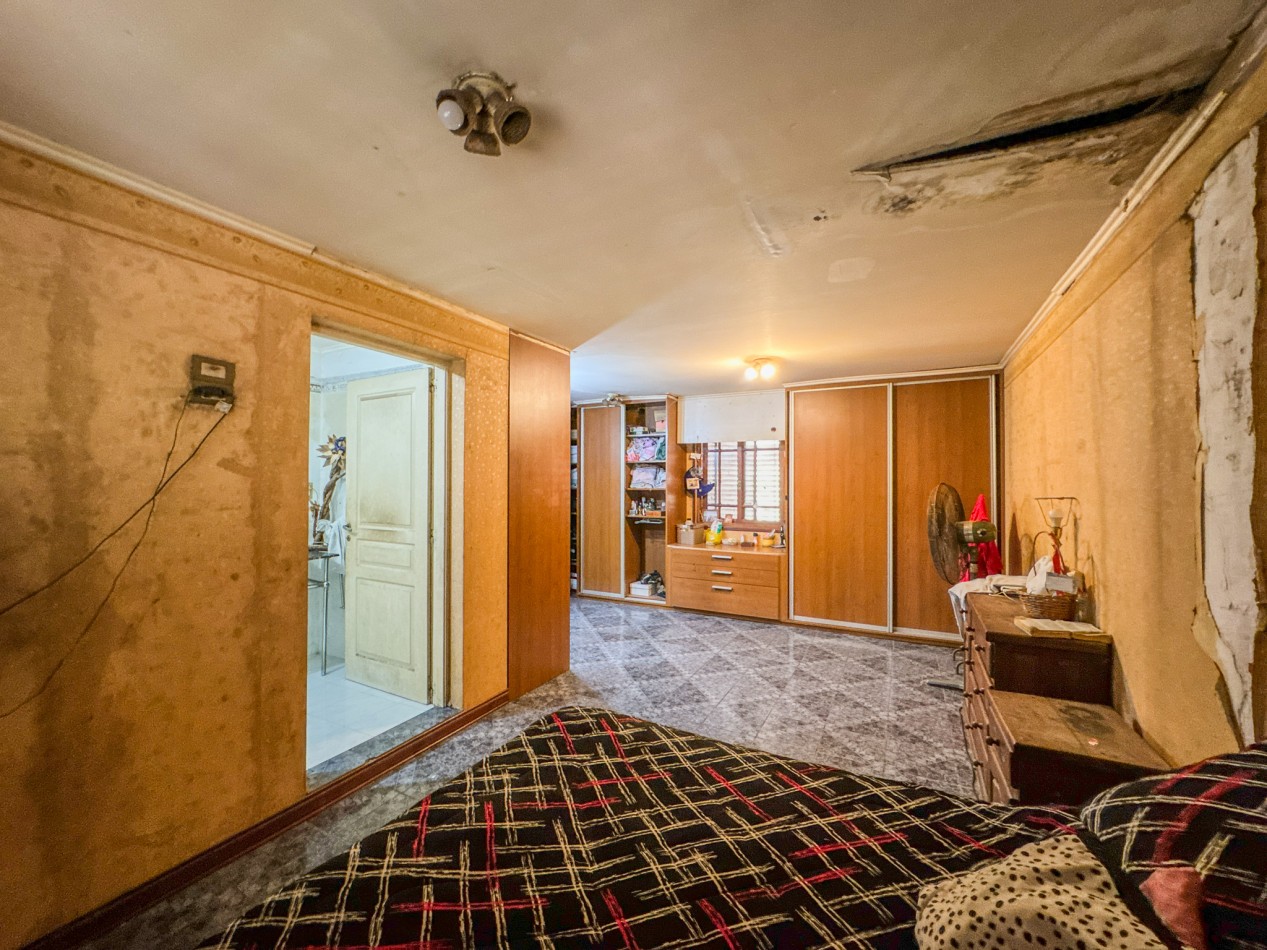 Casa Clasica a Reciclar en Pleno Macrocentro, con Alto Potencial Comercial