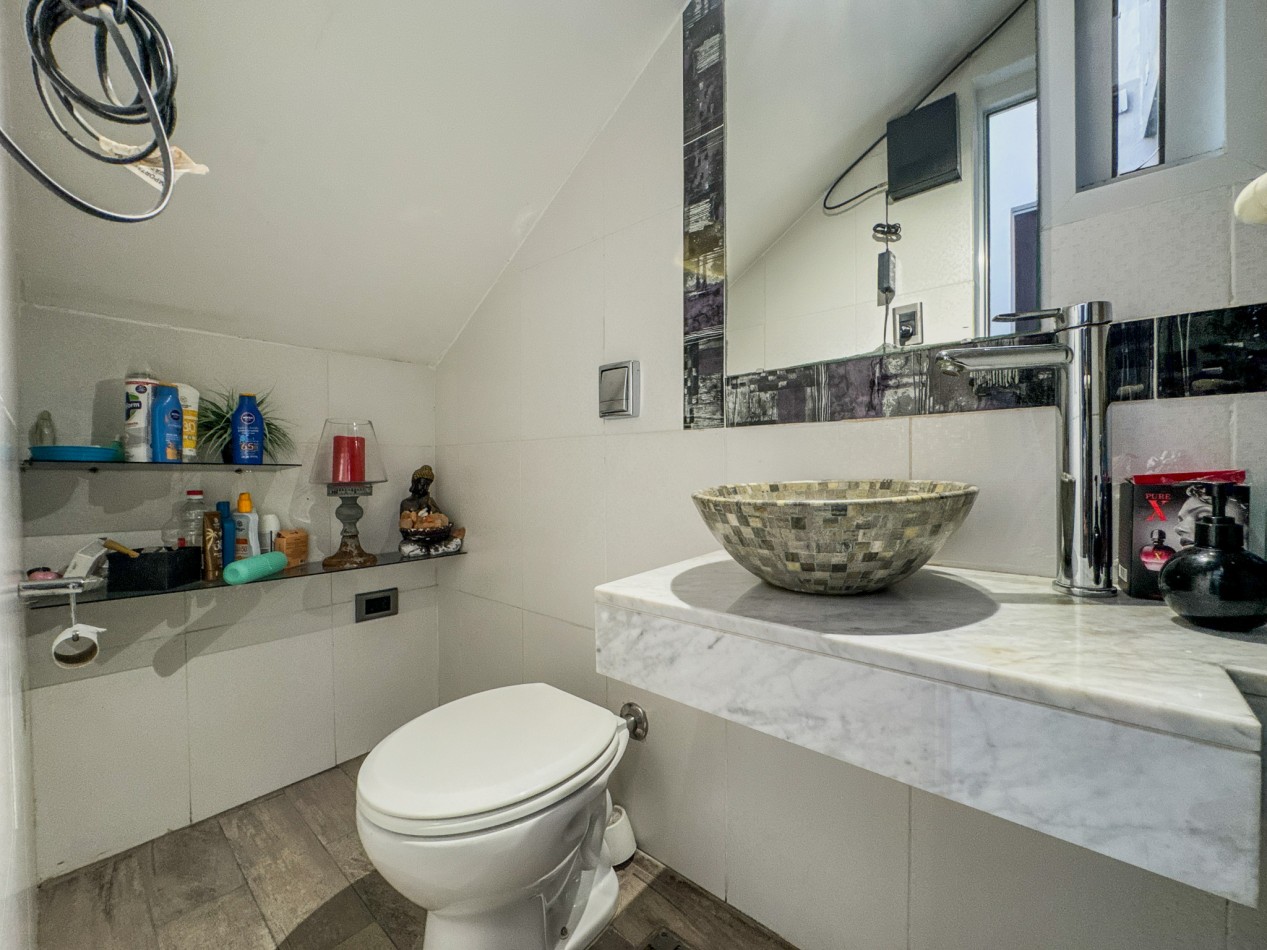 Casa 3 Dorm. con Suite en Planta Baja, Patio y Pileta