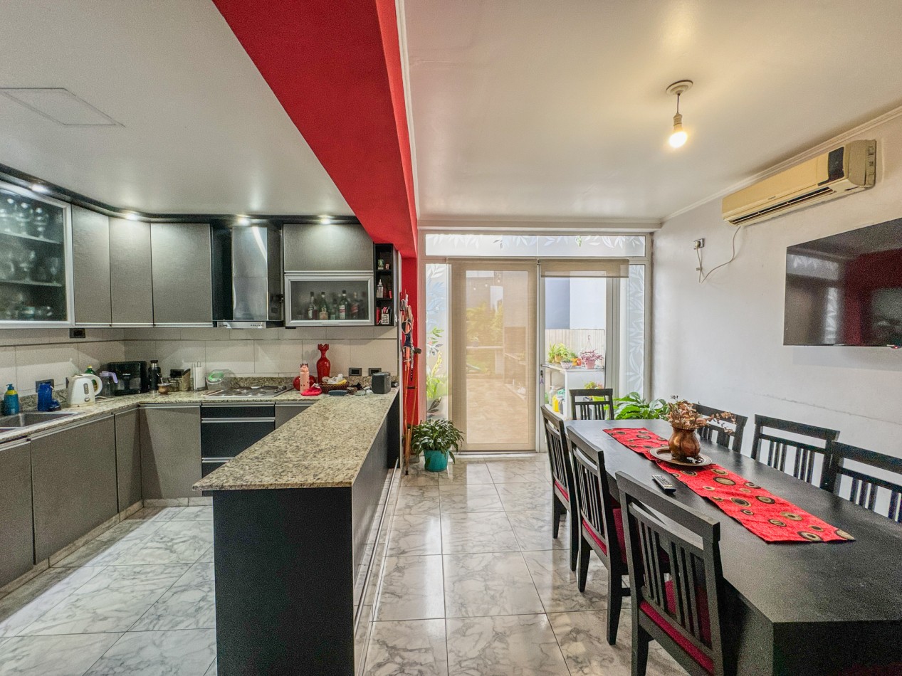 Casa 3 Dorm. con Suite en Planta Baja, Patio y Pileta