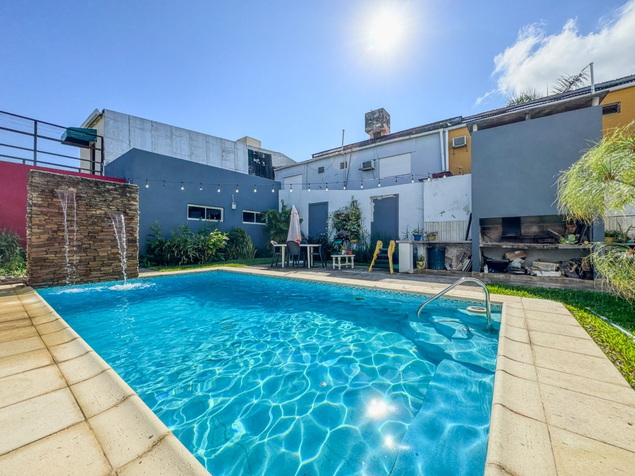 Casa 3 Dorm. con Suite en Planta Baja, Patio y Pileta