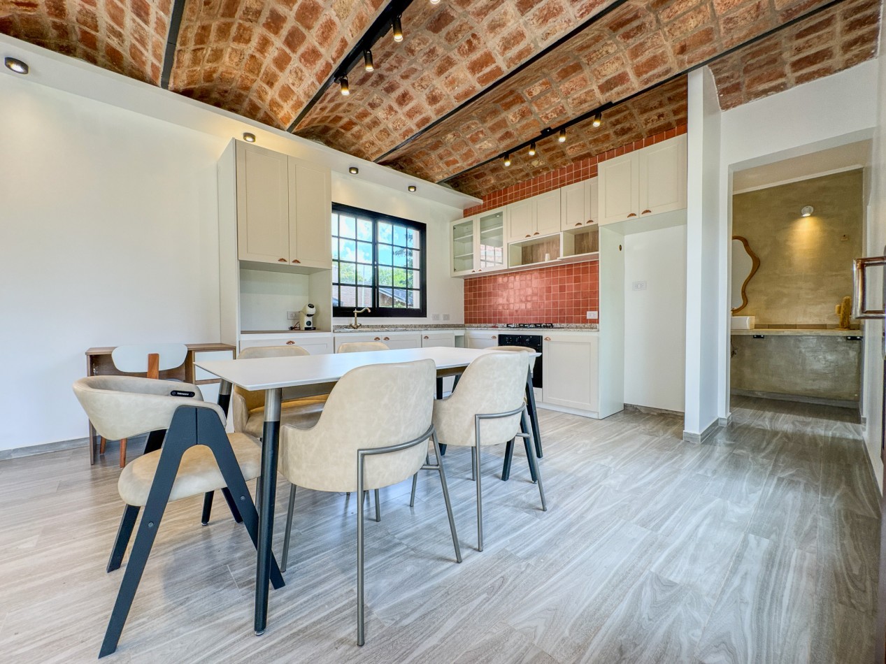 Casa de diseño con techo abovedado en Altos Verdes