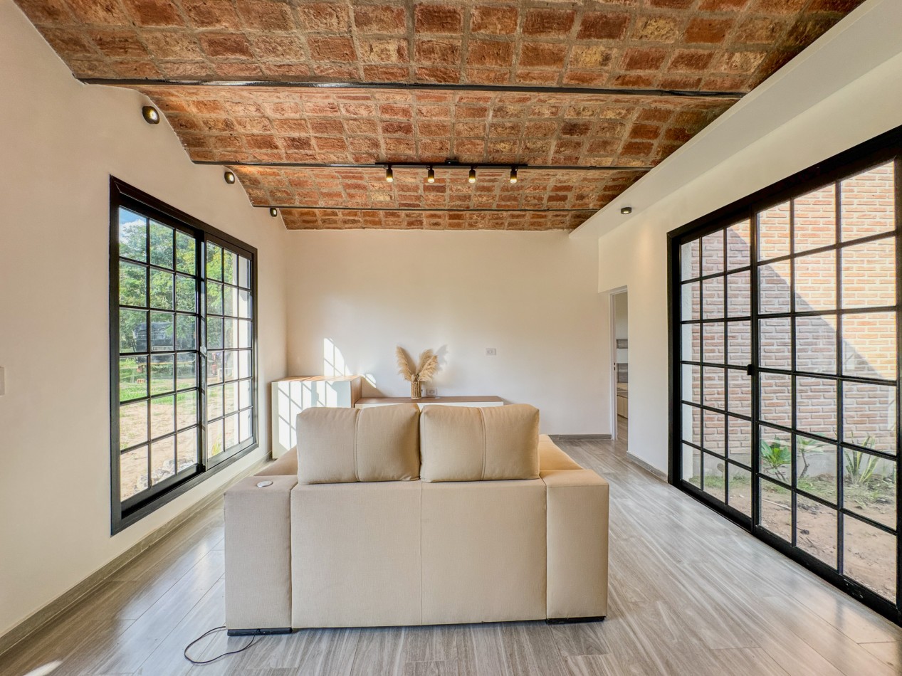 Casa de diseño con techo abovedado en Altos Verdes