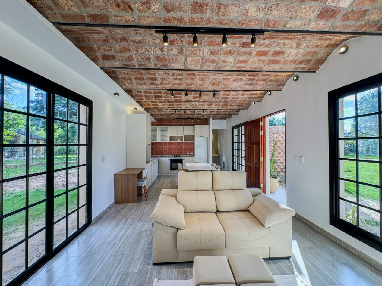 Casa de diseño con techo abovedado en Altos Verdes