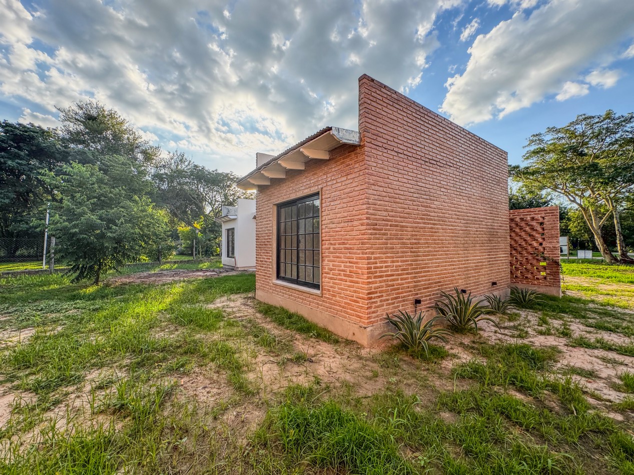 Casa de diseño con techo abovedado en Altos Verdes