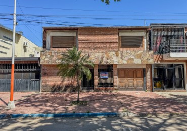 Casa Clasica a Reciclar en Pleno Macrocentro, con Alto Potencial Comercial